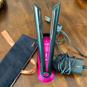 DYSON FLAT IRON